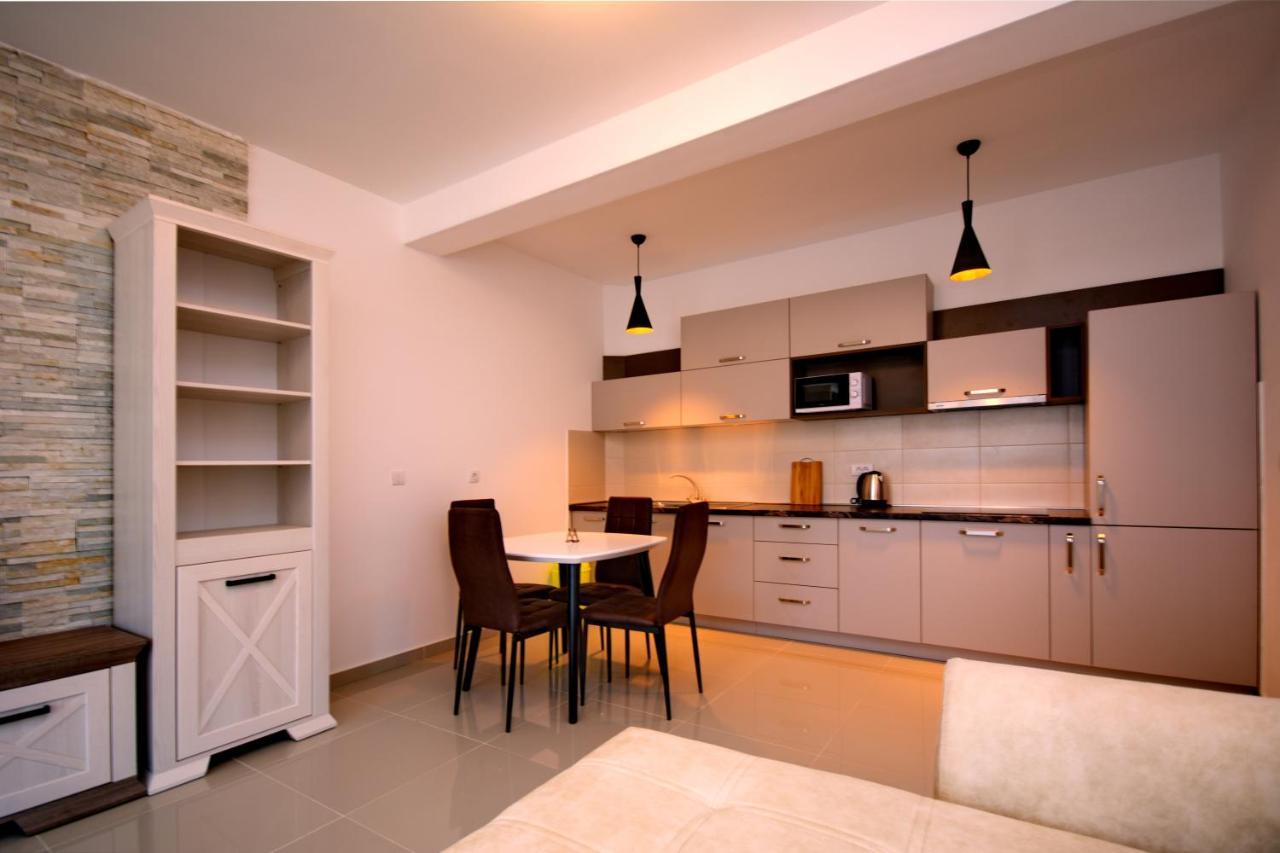 Apartment Dobrota Tomici  Buitenkant foto